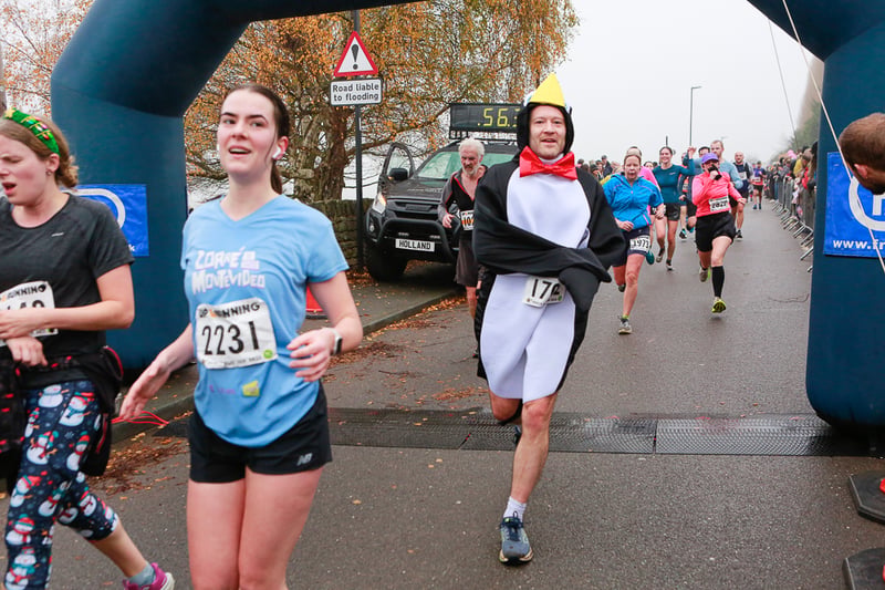 Spot yourself in these 68 photos of dedicated runners and supporters at ...