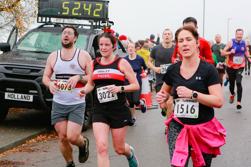 Spot yourself in these 68 photos of dedicated runners and supporters at ...