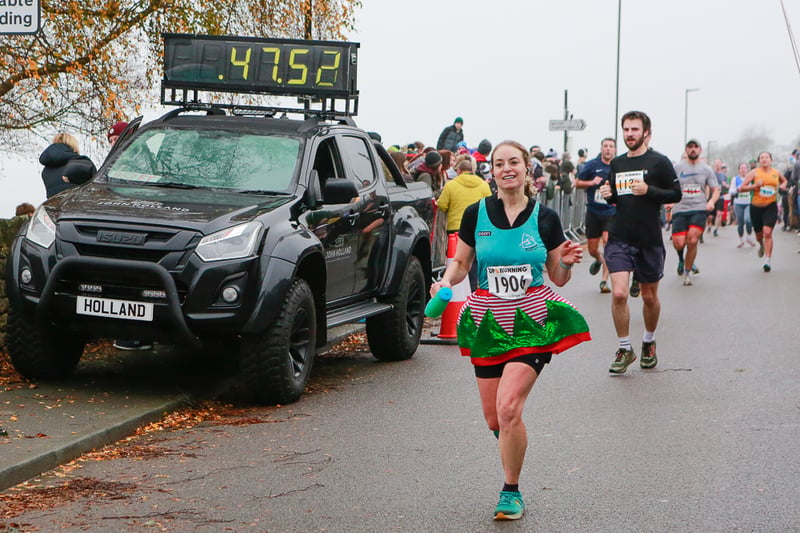 Spot yourself in these 68 photos of dedicated runners and supporters at ...