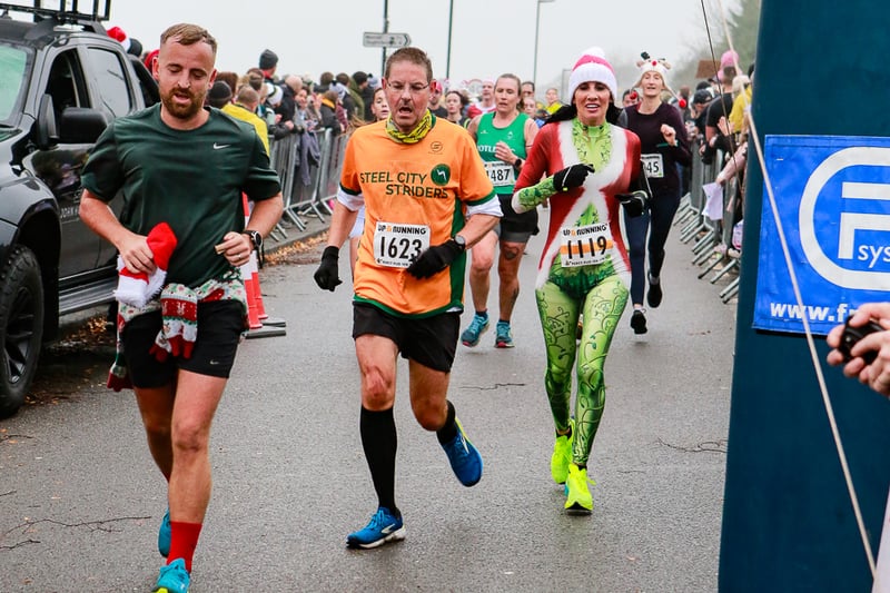Spot yourself in these 68 photos of dedicated runners and supporters at ...