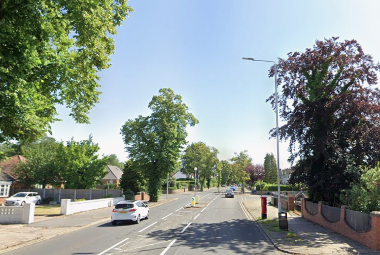 2 offences were reported on Street Lane.