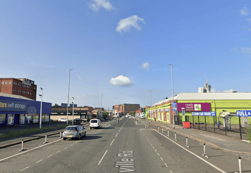 2 offences were reported on Roseville Road.