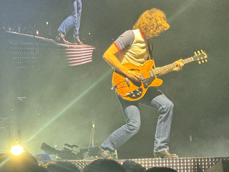 The band opened with new track 'Thorns'.