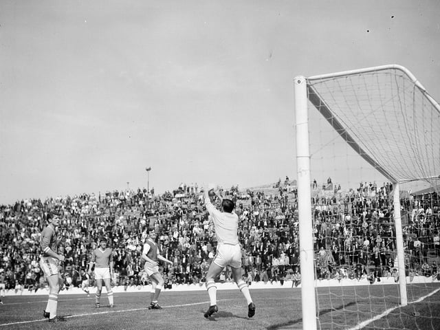 Hibernian versus Third Lanark at Easter Road in August 1964.