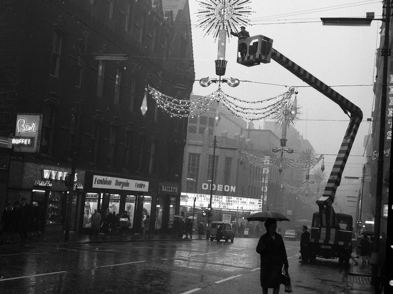 Christmas lights being added to Renfield Street in 1966