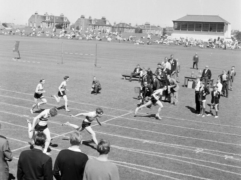 The 100 yards sprint at Stewart's College Games at Inverleith in July 1965.