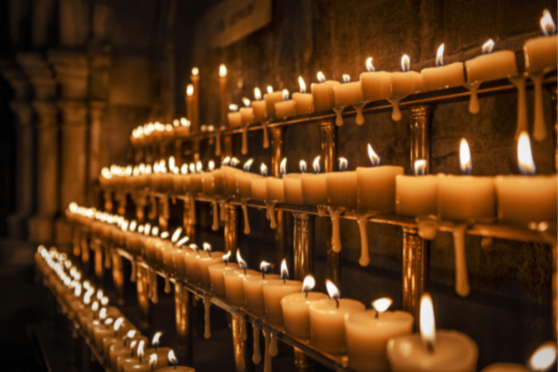 Enjoy the traditional and moving Christmas service at St Mary's Church, Whitkirk, featuring the classic readings interspersed with carols. The service includes the talented St Mary's Church Choir performing beautiful arrangements of new and traditional carols.  🎄 St Mary's Church, 390 Selby Rd, Whitkirk, LS15 0AA.