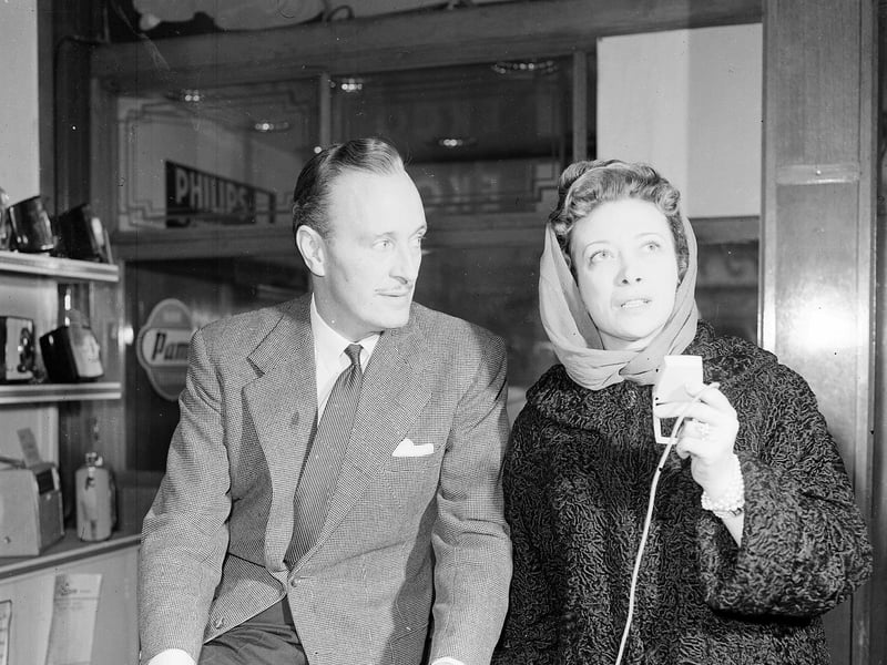 Actors Vanessa Lee and Peter Graves check out a tape recorder in Alexanders in Lothian Road in February 1960.