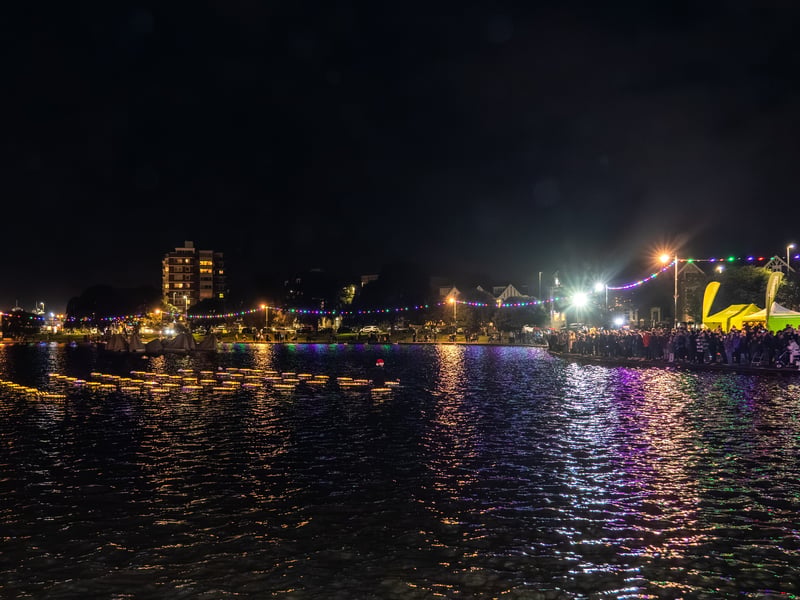 Lake of Lights by Rowans Hospice at Canoe Lake in Southsea. Pictured is the large crowd who gathered to remember loved ones. Pictured by Alec Chapman