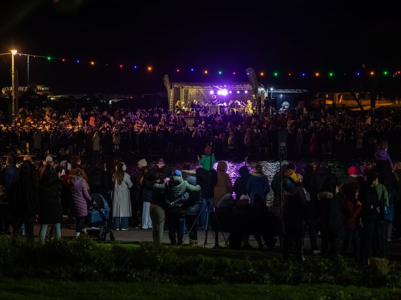 Lake of Lights by Rowans Hospice at Canoe Lake in Southsea. Pictured is the large crowd who gathered to remember loved ones. Pictured by Alec Chapman