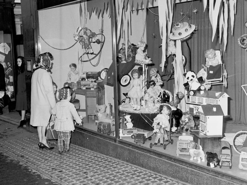 Christmas window displays in Patrick Thomsons on North Bridge in 1965.