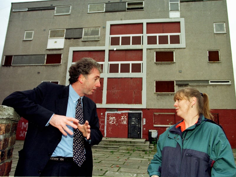 Calum MacDonald, Scottish Office Housing Minister, visits Bingham Estate, Edinburgh, to promote the empty homes initiative