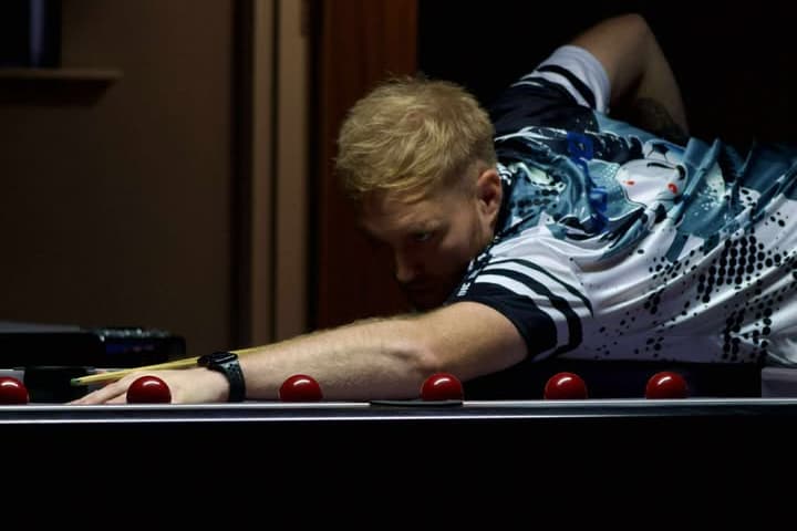 Professional Poll Player Sheffield's 'only professional pool player' heading to world championships