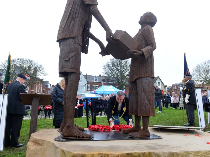 The 2.7m (8.8ft) high tall statue is the latest piece to be created by Ray Lonsdale, whose work can be seen around the region.
