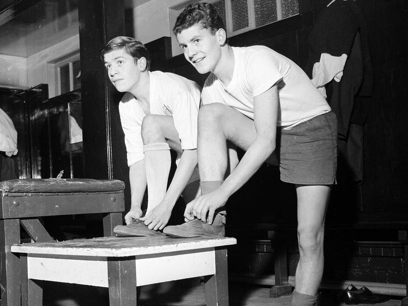 Gorgie Hearts twins Tommy Bremner and Jimmy Bremner in November 1964.