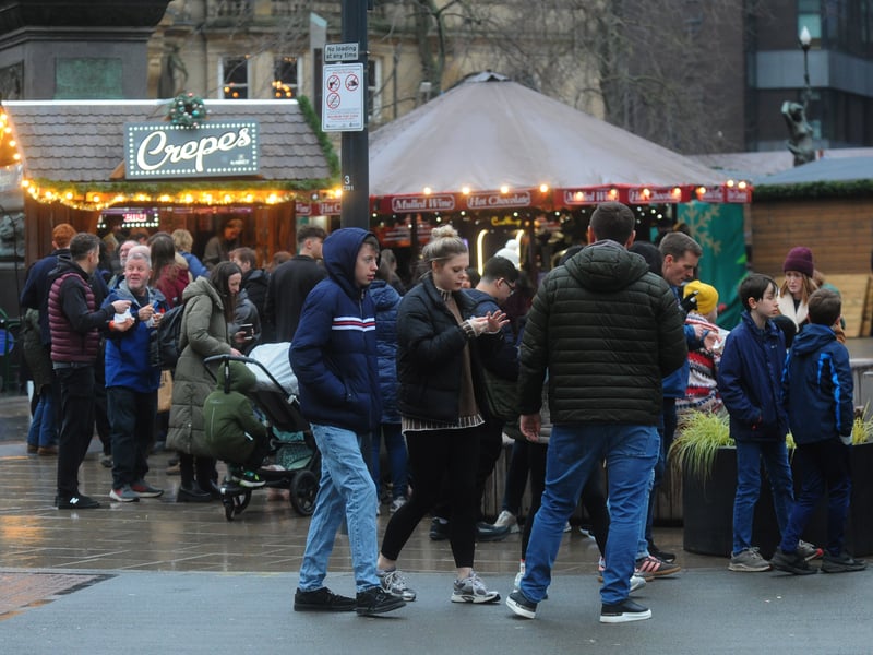 Hundreds turned out to enjoy the final hours.