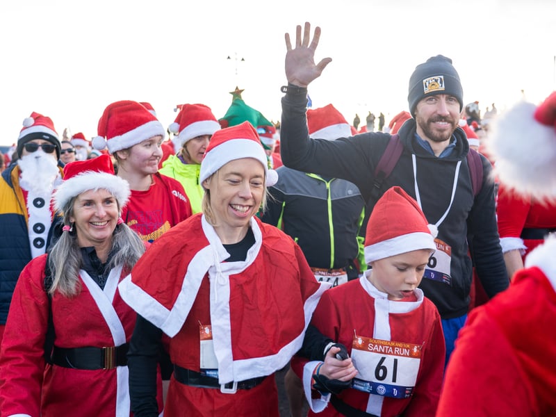 Southsea turned into a sea of red as hundreds of people took part in the Santa 5k and 10k. 


Picture: Alec Chapman