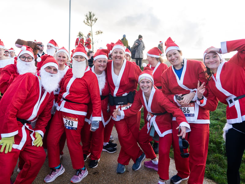 Southsea turned into a sea of red as hundreds of people took part in the Santa 5k and 10k. 


Picture: Alec Chapman