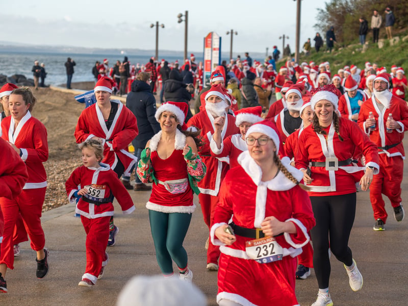 Southsea turned into a sea of red as hundreds of people took part in the Santa 5k and 10k. 


Picture: Alec Chapman