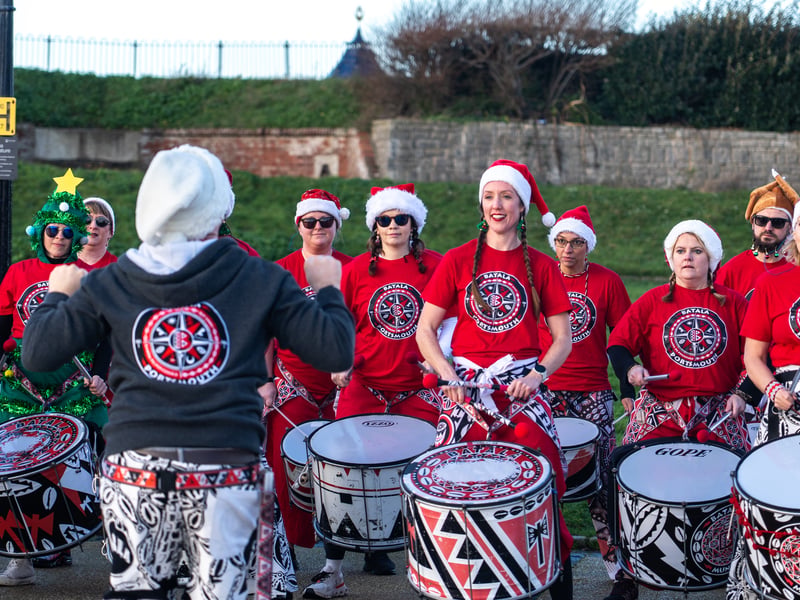 Southsea turned into a sea of red as hundreds of people took part in the Santa 5k and 10k. 


Picture: Alec Chapman
