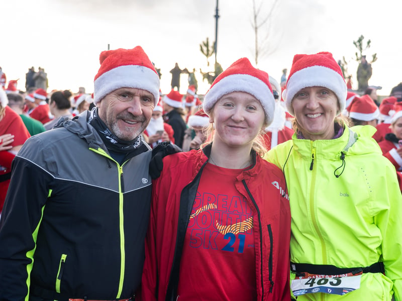 Southsea turned into a sea of red as hundreds of people took part in the Santa 5k and 10k. 


Picture: Alec Chapman
