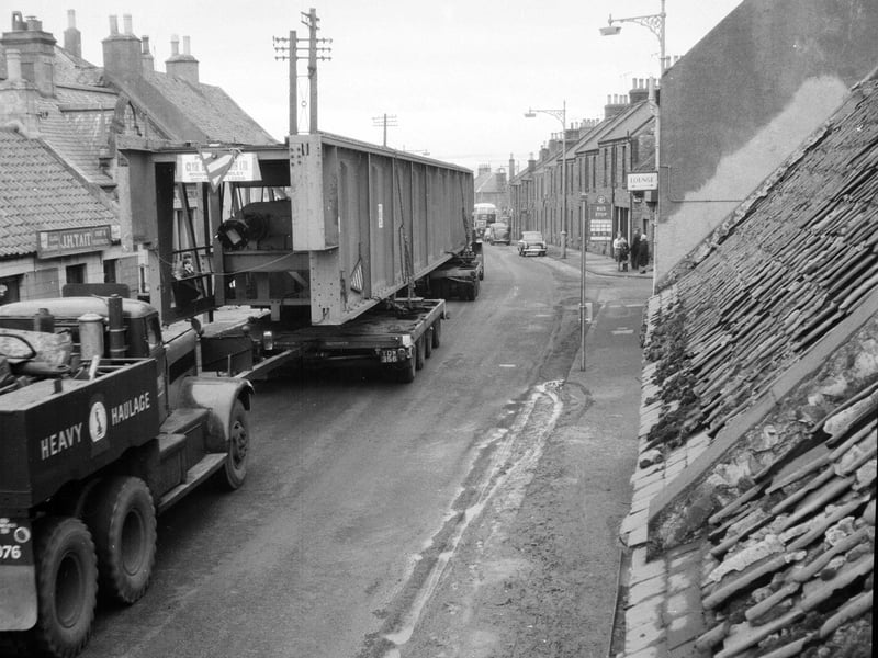 A 145 ton 132 feet long metal girder trailed through Gilmerton on its way from Glasgow to Newcastle in March 1963.