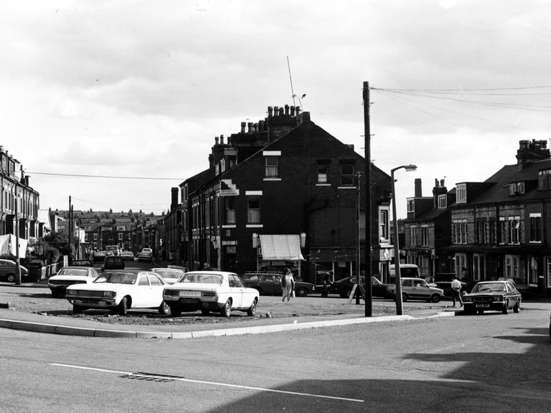 Looking from Darfield Crescent onto Ashley Road and showing junctions with Florence Street on the left and Scarth Avenue on the right. In the centre is DJ's greengrocers and off licence at no 2 Florence Street and Diamond Taxis at 1 Scarth Avenue. Pictured in September 1984.