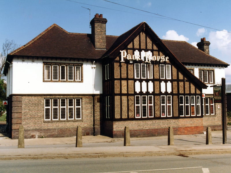 Did you drink here back in the day? The Pack Horse pub on Gelderd Road opposite the junction with Royds Farm Road. Pictured in October 1984.