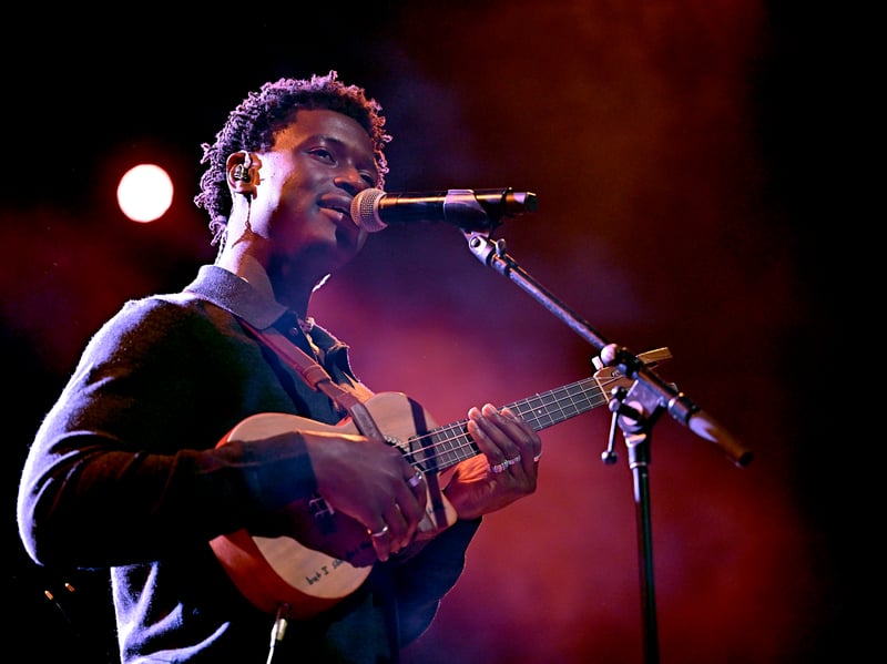 Born in Liberia, indie folk musician Mon Rovîa will play SWG3 Galvanizers on Thursday, January 22.