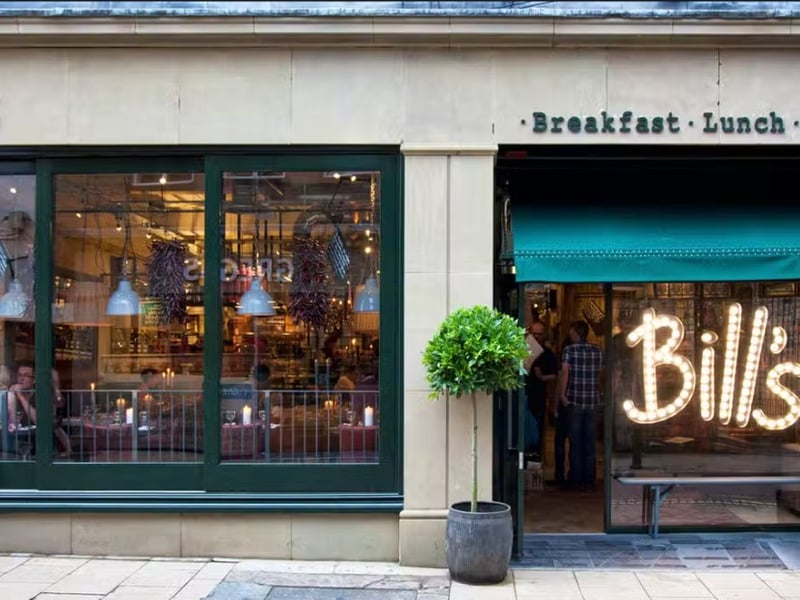 Bill’s Restaurant and Bar in York has a 4.6* rating from 1,834 reviews. An OpenTable reviewer said: “Me and my wife went to Bills on a recommendation from our daughter for breakfast and glad we did. We were so impressed with the food, the service and the friendliness of the staff that we decided to eat there for our evening meal.  Great place, great food and the next time we see a Bills restaurant, we won’t hesitate to eat there again.”