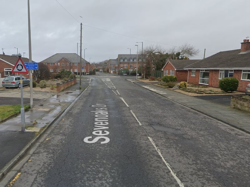 What: Temporary traffic lights
Why: Replace 60m Gas main with associated services and connections (Cadent) 
When: Jan 5-Jan 16