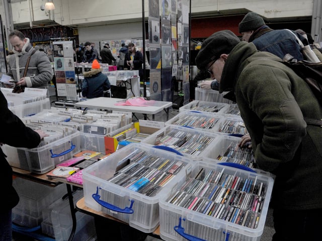 As well as vinyl records, there were hundreds of CDs for music fans to admire. 