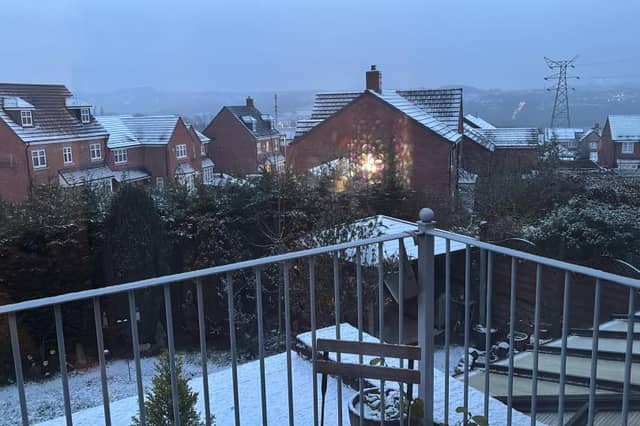 Paul Yod Conway shared this of the snow in Farsley.