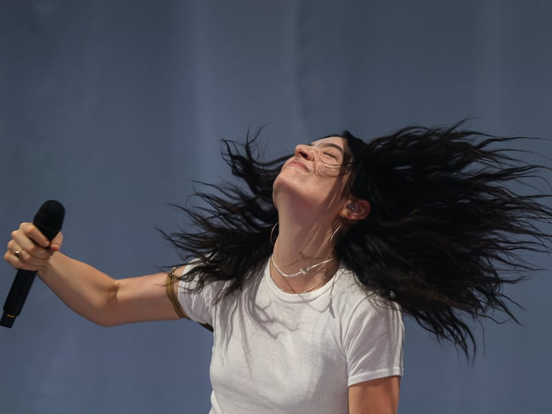 After her show at the OVO Hydro last year, Lorde will return to Scotland for an even bigger night of music as an Edinburgh Summer Sessions headliner. The New Zealand star will be joined for her gig at the Royal Highland Showgrounds on Tuesday, August 25 by Zara Larsson, Audrey Hobert, and Alessi Rose. 
