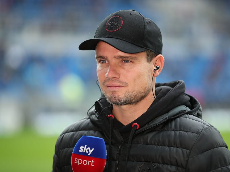 Another new name in the frame is that of the 41-year-old former SK Rapid head coach. He's priced at 20/1 for the Pittodrie role.