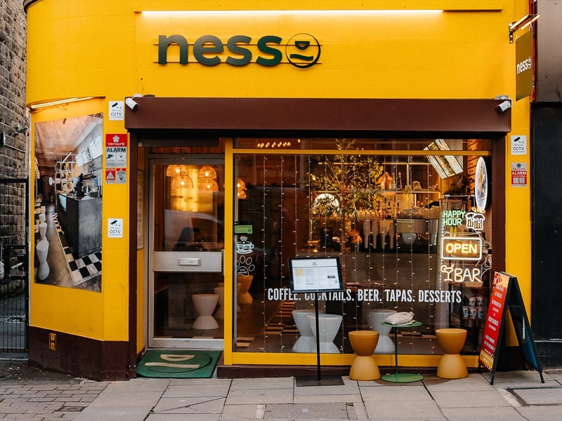 Bringing a taste of Italy to Morley, Nesso is famous for its beautifully crafted coffee and high-quality brunch. The atmosphere is warm and cosy - perfect for a rainy afternoon. ☕ 87 Queen St, Morley, Leeds LS27 8DX