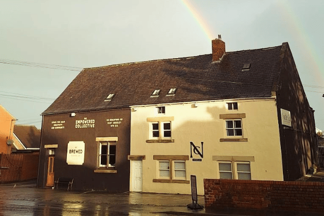 This spot saw a huge wave of support from the local community. It’s highly regarded for its range of blends and origins, offering a "barista-quality" experience. ☕ 98 Bradford Rd, East Ardsley, Wakefield WF3 2JL