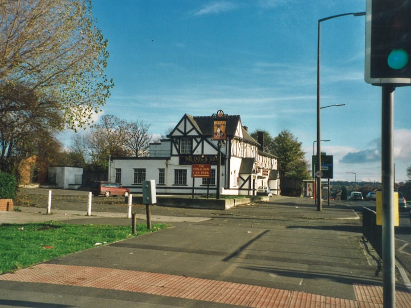 The Dog & Gun pub on York Road pictured circa 1990s. This was partially demolished around 2018 and converted to residential use.