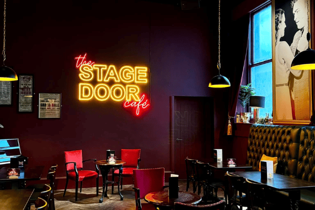 A café with a theatrical twist! Located within the historic Town Hall, it’s a unique spot to enjoy a brew while soaking up the local culture. ☕ Town Hall Square, High St, Yeadon, Leeds LS19 7PP