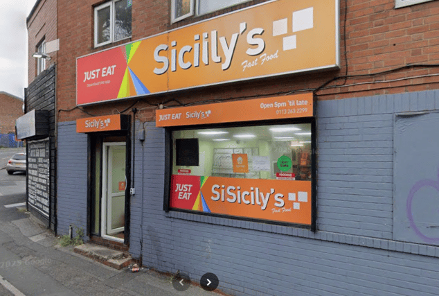 Sicily's are particularly famous for their "Munch Boxes" and extensive range of Parmesans - everything from the classic béchamel-topped chicken to the fiery Hot Shot version. Their charcoal-grilled burgers and seasoned fries make them a go-to for a late-night feast.
