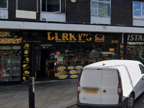 Known for having some of the most consistent and highly-rated pizzas in Leeds, Berky's is a local gem for those who take their dough seriously. Their Special Burger is a recurring favourite in reviews, and the fast, friendly delivery service has earned them a loyal following throughout the LS12 area.