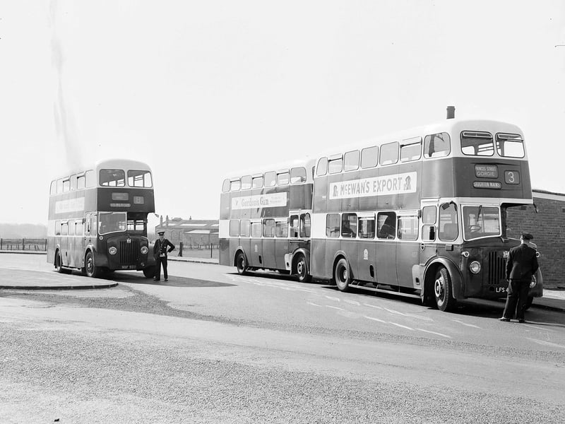 Buses waiting at Sighthill terminus in April 1960.