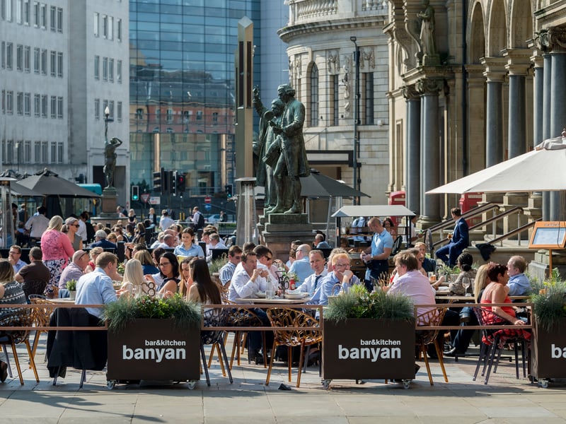 Matching the stamina of its northern neighbours, Leeds manages to reach double digits before the moderation fades. The city found its breaking point just as the second weekend of the month rolls around, with the average resident reaching for a glass by Day 10.
