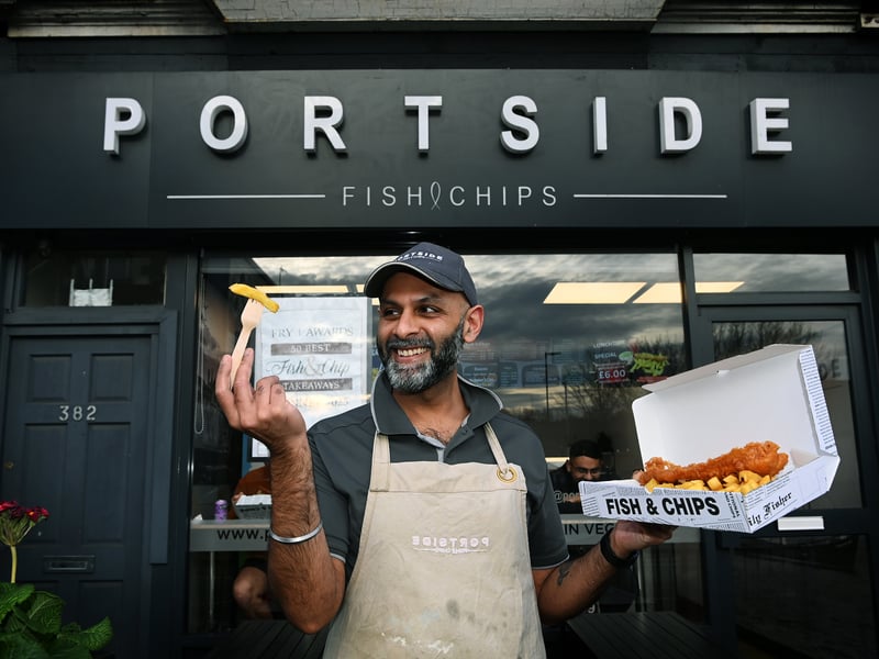 A gold standard for the Kirkstall Road commute. Whether it's a Friday tradition or a midweek rescue, Portside remains the cornerstone of Leeds' chippy scene. You can't beat their consistent quality and generous portions. 🍴 292-294 Kirkstall Rd, Burley, Leeds LS4 2DN