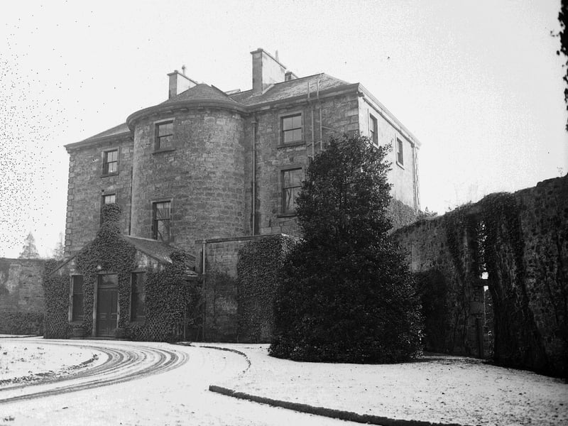 A picture of Inverleith House in the Royal Botanical Gardens in April 1960.
