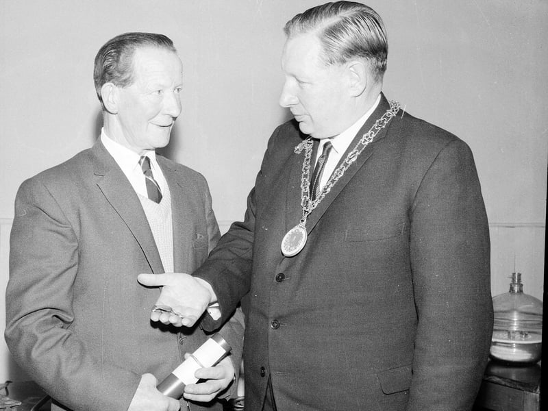 A Botanic Gardens Medal presentation for horticultural excellence in June 1964.