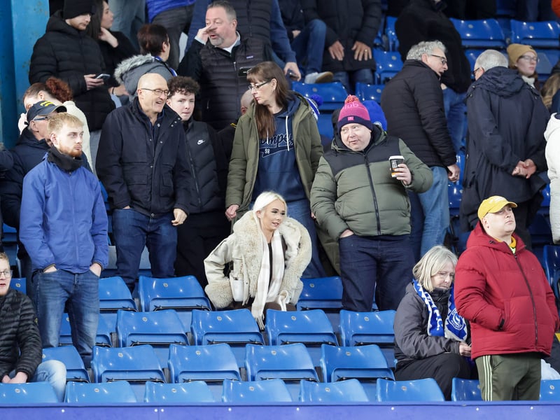 Brilliant pictures of Portsmouth faithful backing side at Sheffield Wednesday