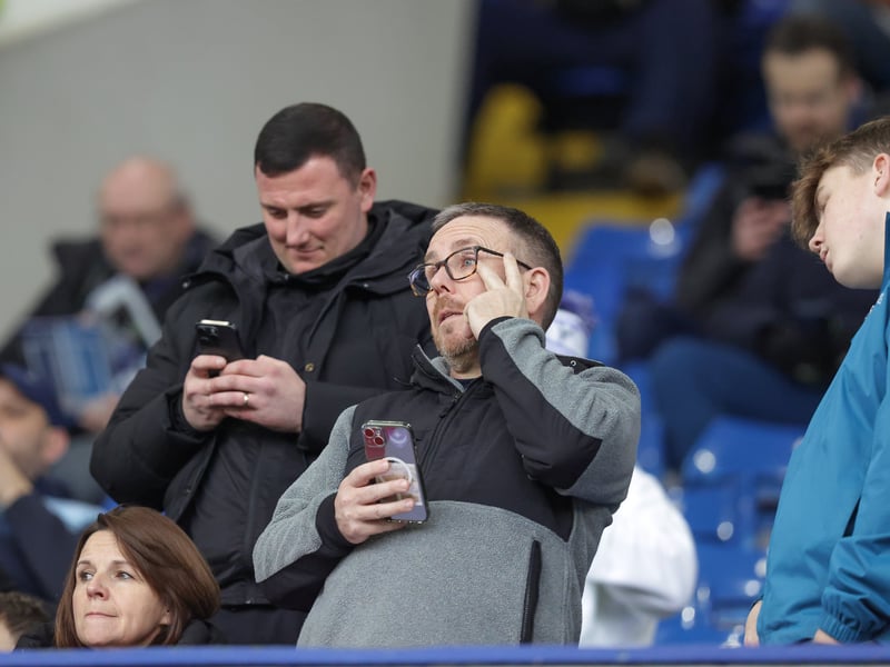 Brilliant pictures of Portsmouth faithful backing side at Sheffield Wednesday