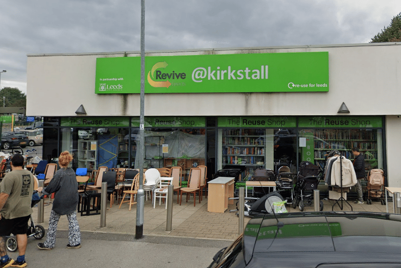 Located directly at the Kirkstall recycling site, this store intercepts high-quality household goods before they reach the landfill, offering them at rock-bottom prices. It’s the perfect place to pick up mirrors, crockery, and coffee tables for just a few pounds. 💰 Evanston Ave, Burley, Leeds LS4 2HR