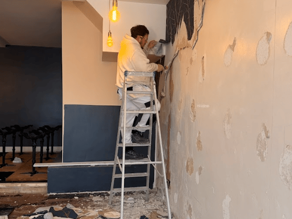 Hoggies - Hog Roast is opening its second site at the former Steak and Roast restaurant in Drayton, with a full renovation currently taking place.
Pictured: Brad from Hancocks Decorating Contractors stripping the site, ready for a full renovation.
Picture: Contributed